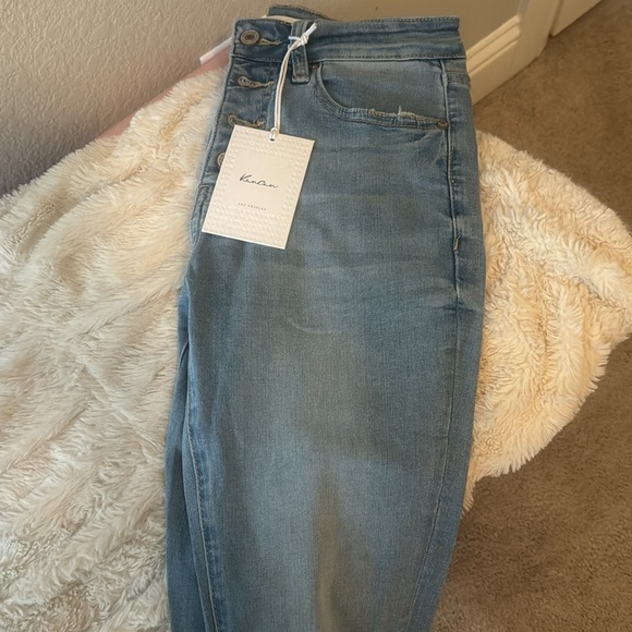 Elevate your everyday style with these low rise cuffed cropped skinny jeans. - Picture 2 of 4